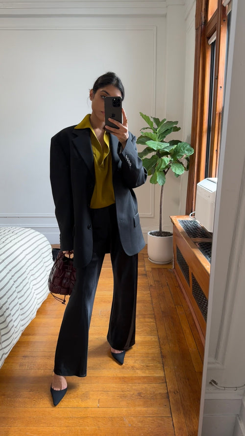 Proportion + Colour + Offbeat Accessory = The Perfect Outfit: Fashion Math in Action