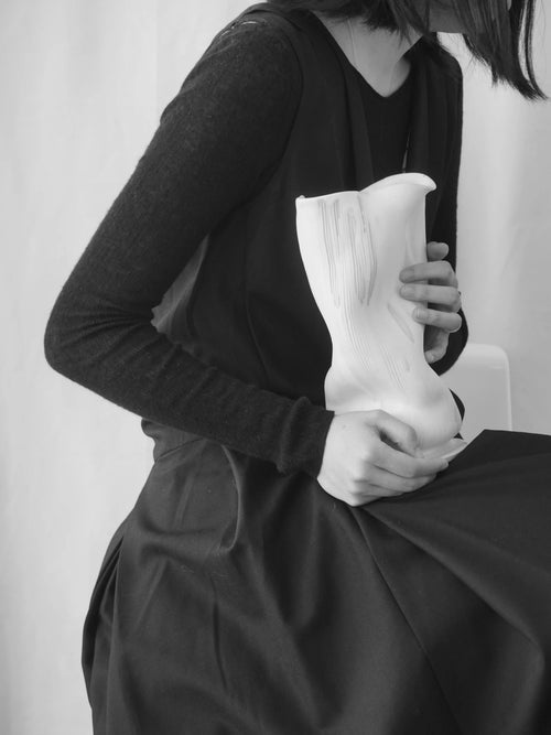 Where Clay Meets Cloth: Inside Wen Lyuβs Creative World